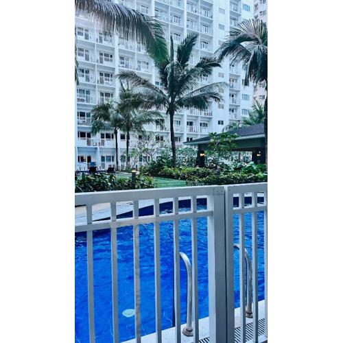 Direct Access to pool Bedroom