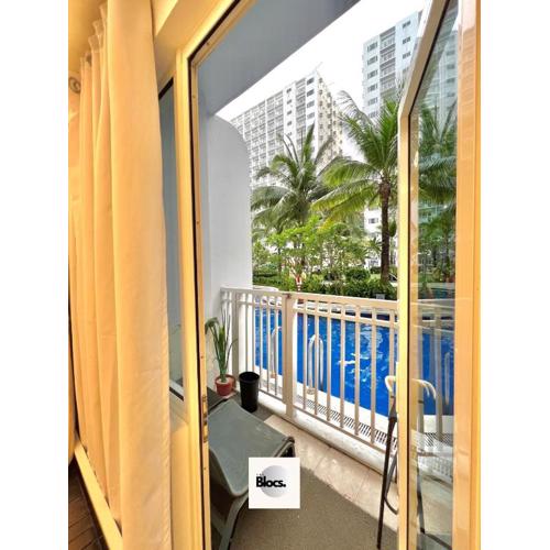 Direct to pool unit Shore Residences Condominium MOA Complex