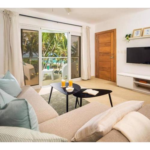 Direct View and Access to Beach!