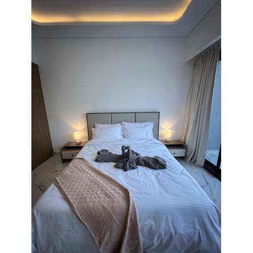 DiSalvo Luxury Studio in Azizi riviera 67