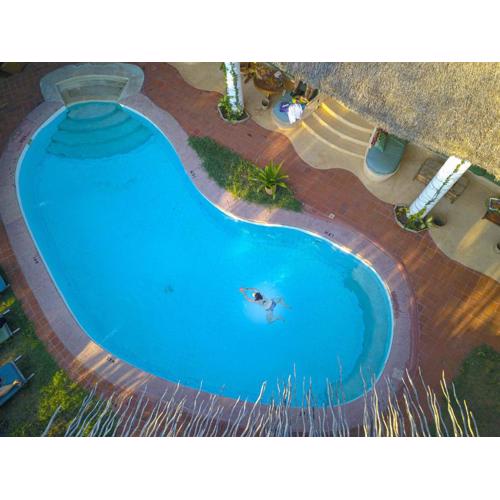 Distant Relatives Ecolodge & Backpackers