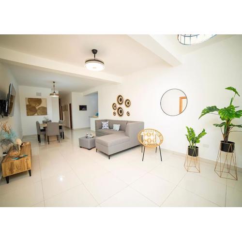 Divine Stay 3 Bedroom One minute from the beach on the malecon