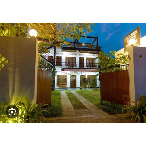 Dock Holiday Guest House