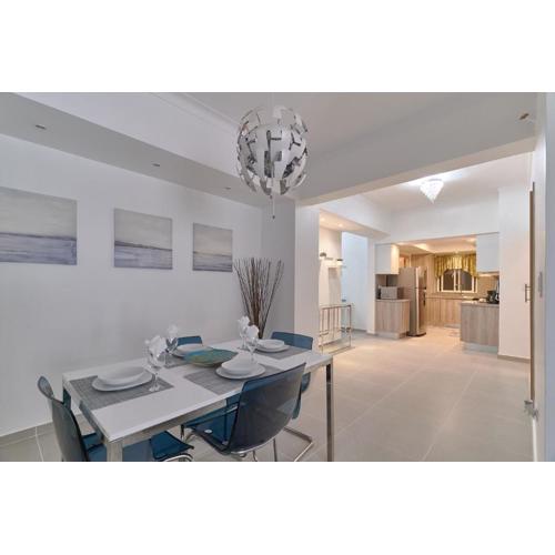 Dom. Rep. Exclusive 2 bed Apt. Evaristo Morales