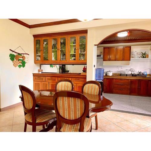 Door 110A Guesthouse at Wagner