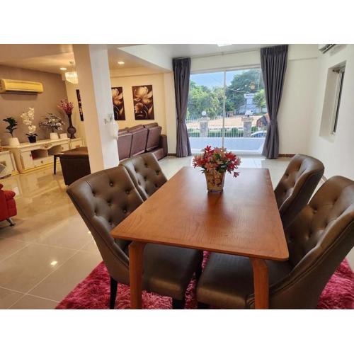 Dope Pool Villa in Pattaya