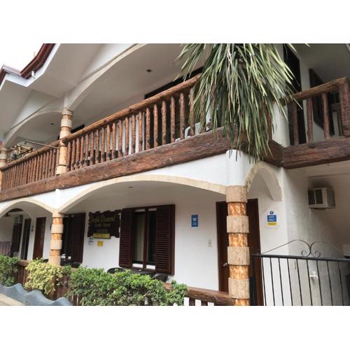 Double Diamond Inn Guest House