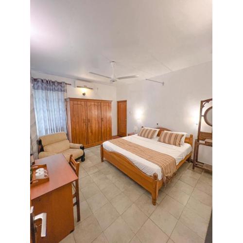Double Room with Private Bathroom in Galle