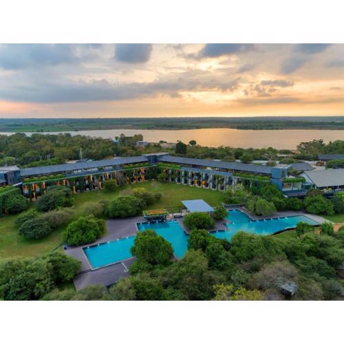 DoubleTree by Hilton Weerawila Rajawarna Resort