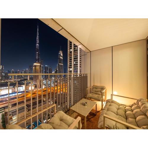 Downtown 4BDR Apartment Opposite Dubai Mall, Burj Khalifa Views