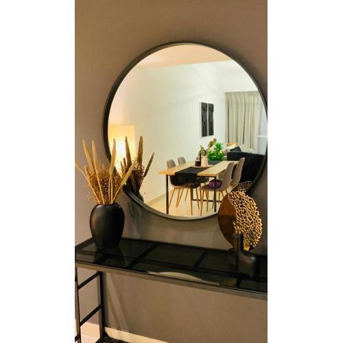 Downtown Apt - Near Burj Khalifa - Free Parking