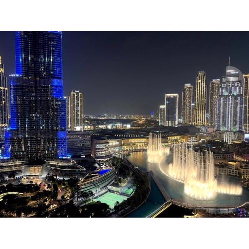 Downtown Luxury - Stunning Burj Khalifa & Fountain Views - 5 Minutes Walk to Dubai Mall