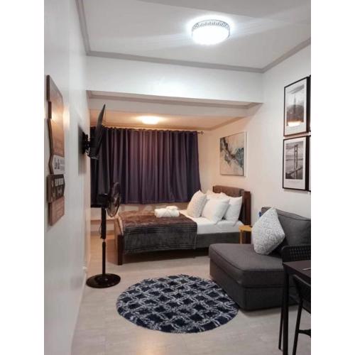 Downtown Makati Malls and Bars at your doorsteps