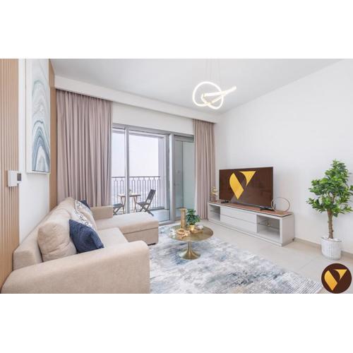 DOWNTOWN VIEWS II - VOGUE One Bedroom Apartment with Balcony, 42nd Floor Opposite Dubai Mall Skybridge