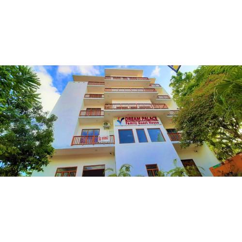 Dream Palace Family Guest House Mirissa , Beach 50m