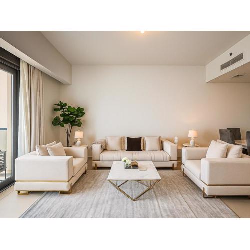 Dream Shoma Upscale 3BR in Downtown Dubai