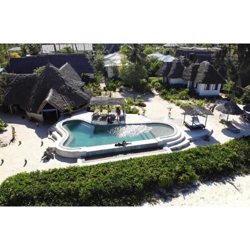 Driftwood Beach Lodge