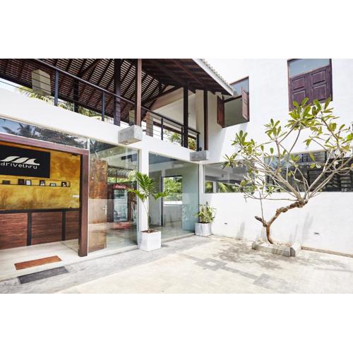 drivethru Hostel Polhena