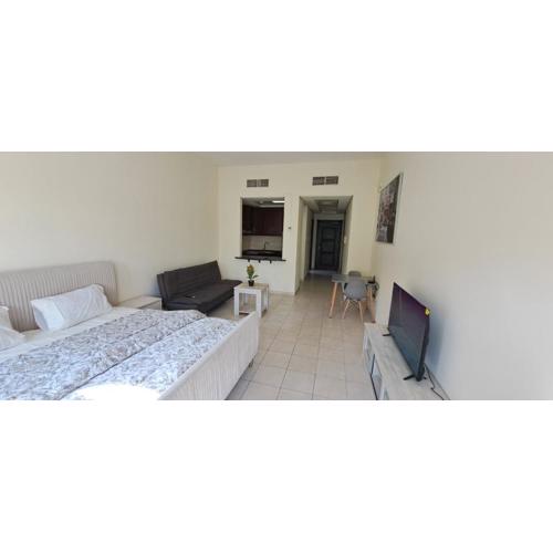 DRUVYA HOLIDAY HOMES, Bld DG083, Street No,3 Discovery Gardens, Close to The Gardens Metro 6 minutes walkable