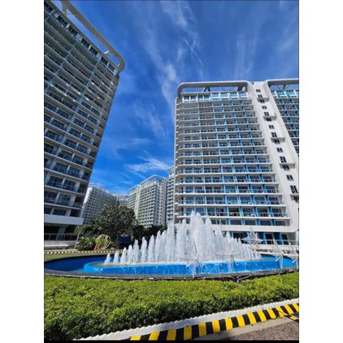 DT SUITES AND RESORTS at Azure Paranaque