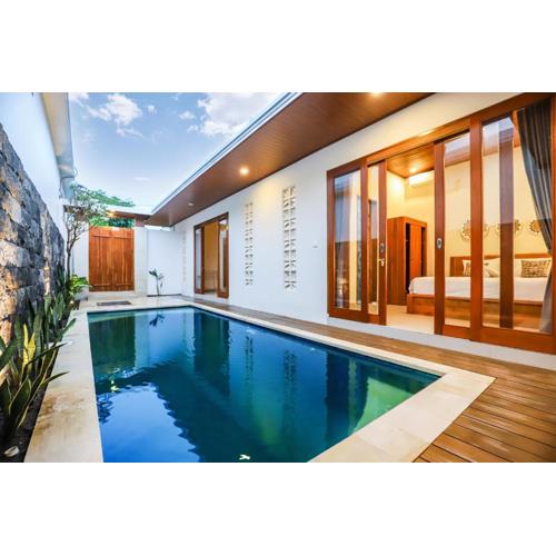 Dua Art Villa 1: Creative Space Near TitiBatu Club