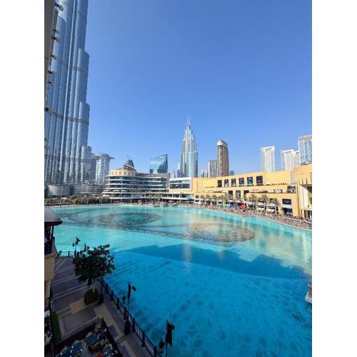Dubai Fountain and Burj Khalifa view from the Balcony, 2 mins walk to Dubai Mall