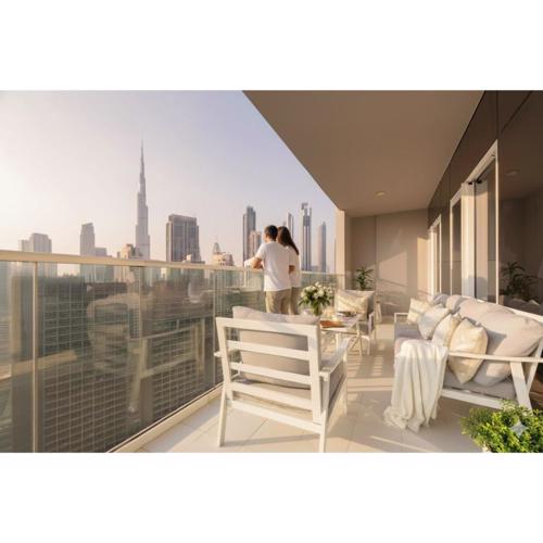 Dubai Luxury 2BR - Pool, Gym & Burj Khalifa View