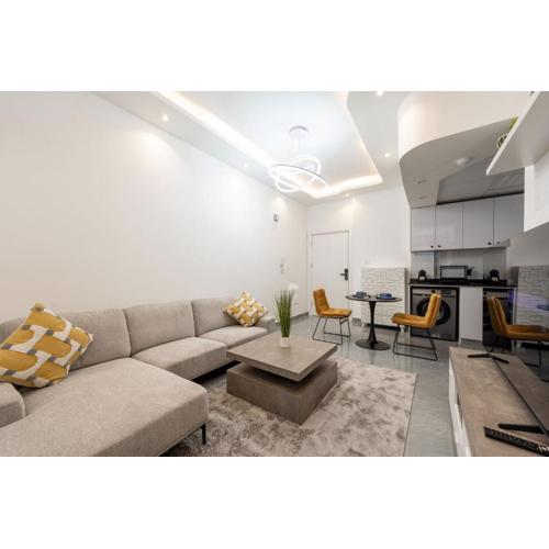 Dubai Marina - 1BHK Homely Apartment