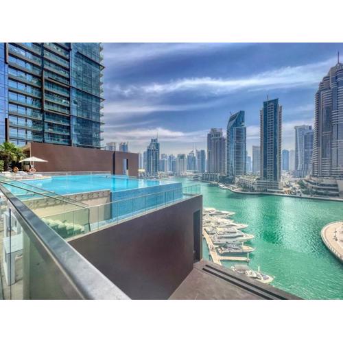 Dubai Marina 1BR with Pool Near Shops & Restaurants