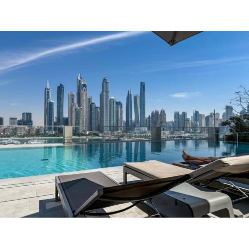 Dubai Marina Harbour View 2BR with Beach Access