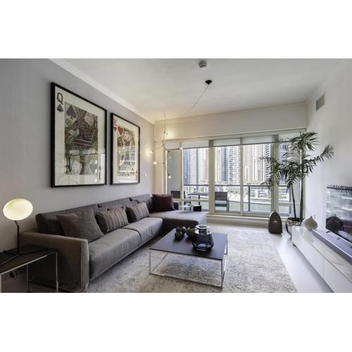 Dubai Marina Walking distance to metro Marina View