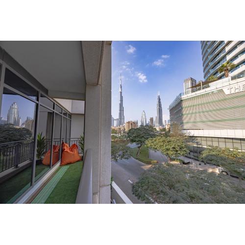 Durrani Homes - The Luxe Retreat 4BR Podium villa with private Jacuzzi and Burj Khalifa View