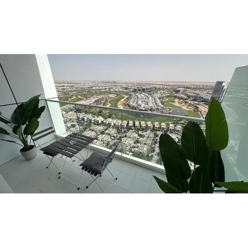 EasyGo - Carson Tower C Damac Hills Studio