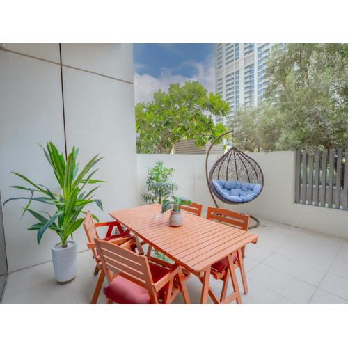 EasyGo - Exceptional 2BDR- Large Terrace-Pool Access
