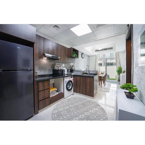 EasyGo Spacious 3BR with Garden in DAMAC Hills 2