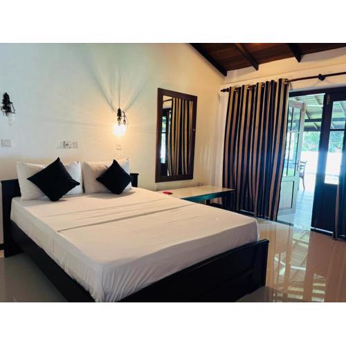 EBONY Garden - Hikkaduwa