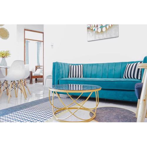 Ebony Home 2BR Wi-Fi Parking Balcony Near Beach Casey Apartment