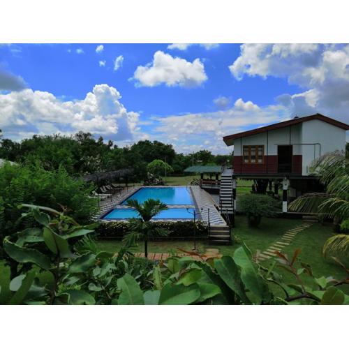 Eco Hotel Black & White - Anuradhapura