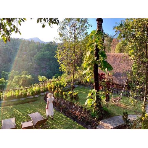 Eco Hut by Valley and 7 Waterfalls