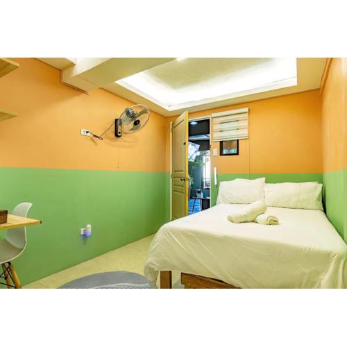 Economy Room with Private Bath near LRT Santolan Pasig