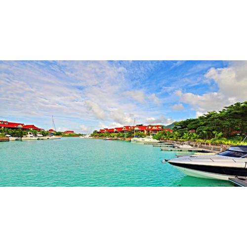 Eden Island, Beach front, Luxury, 3 Bed Ensuite, WiFi