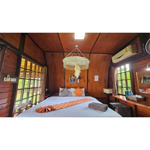 Eden Lanta Bungalow