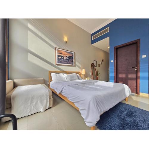 Efficiancy studio 6mins walk to metro Near DWTC