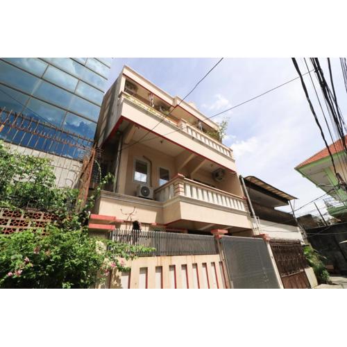 Eiffel Residence Batu Tulis 37 - Female Only
