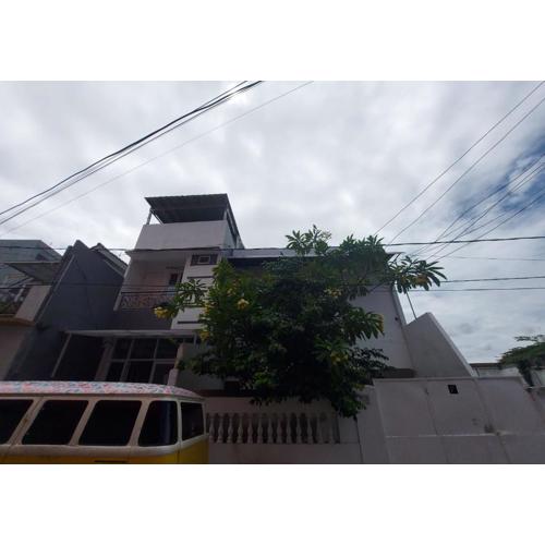 Eiffel Residence Cideng - Female Only