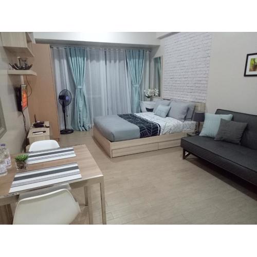 Eighty One Newport Boulevard