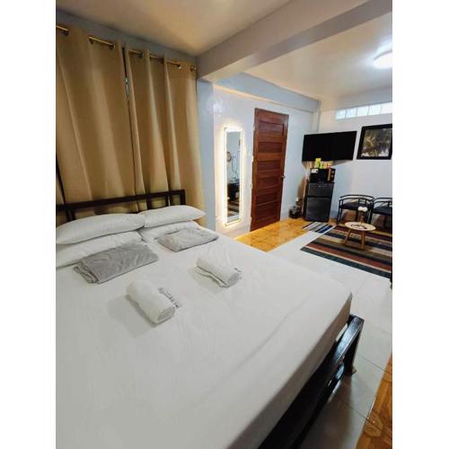EJ's Guesthouse - Legazpi City