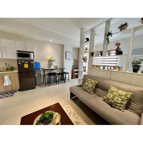 Elaiza's Cozy Home - Matina Enclaves Building C Unit 815