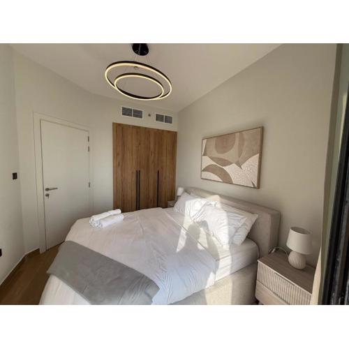 Elegant 1br Apt with balcony , Al Maryah Vista 1