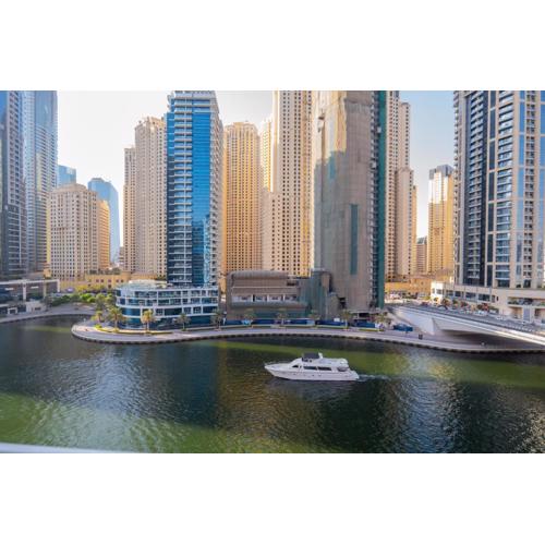 Elegant 1BR with Breathtaking View in Dubai Marina